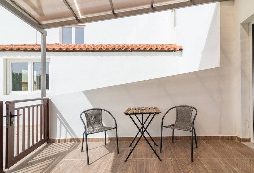 غرفة سوبيريور, Prince Of Lillies