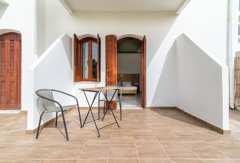 غرفة قياسية رباعية, Prince Of Lillies