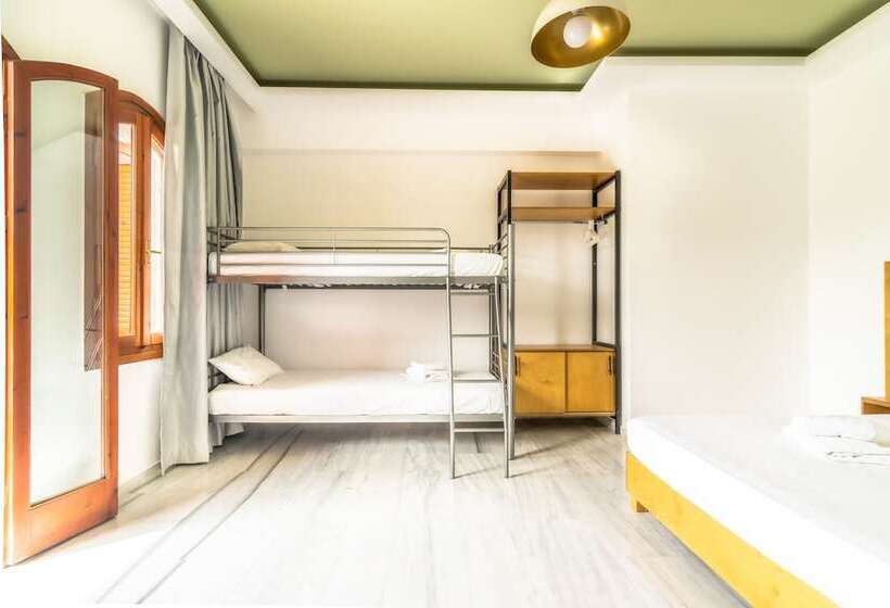 غرفة قياسية رباعية, Prince Of Lillies