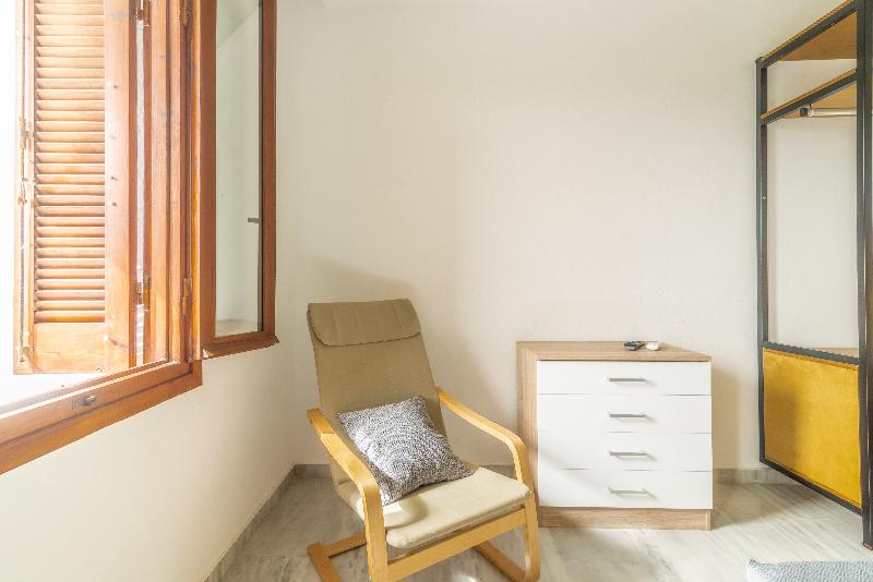 غرفة قياسية, Prince Of Lillies