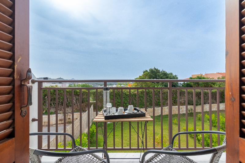 غرفة قياسية, Prince Of Lillies