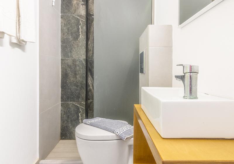 غرفة قياسية, Prince Of Lillies