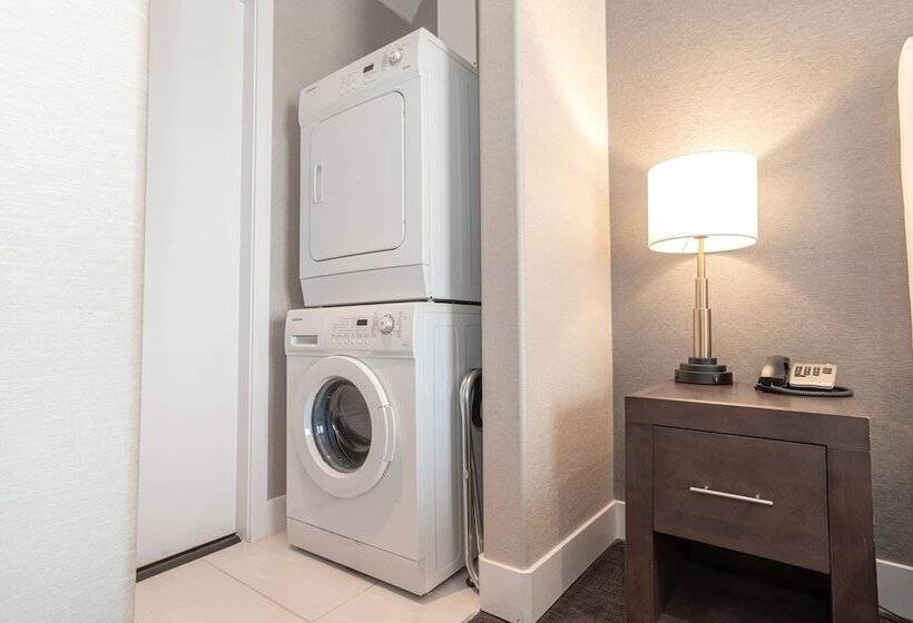 スイート, Sandman Signature Edmonton South