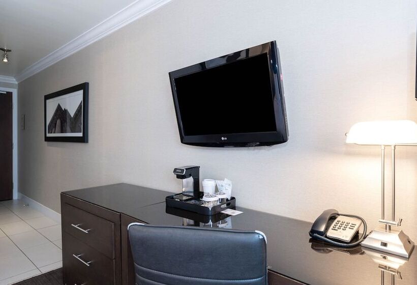 ダブルベッドスタンダードルーム, Sandman Signature Edmonton South