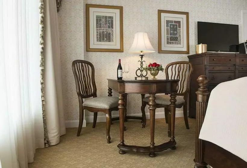 キングサイズベッドのデラックスルーム, The Inn On Biltmore Estate