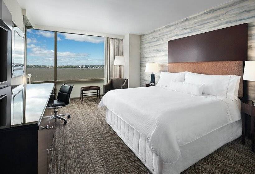 Номер Классика Двуспальная Кровать, The Westin Washington National Harbor