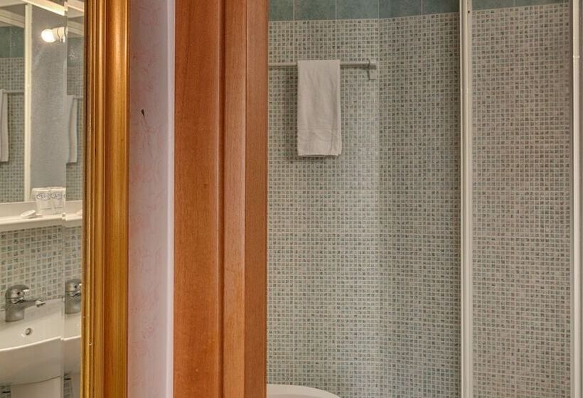 اتاق استاندارد سه نفره, Washington