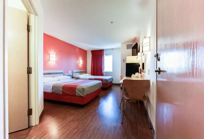 ２ダブルベッドのスタンダードルーム, Motel 6 Mississauga, On  Toronto