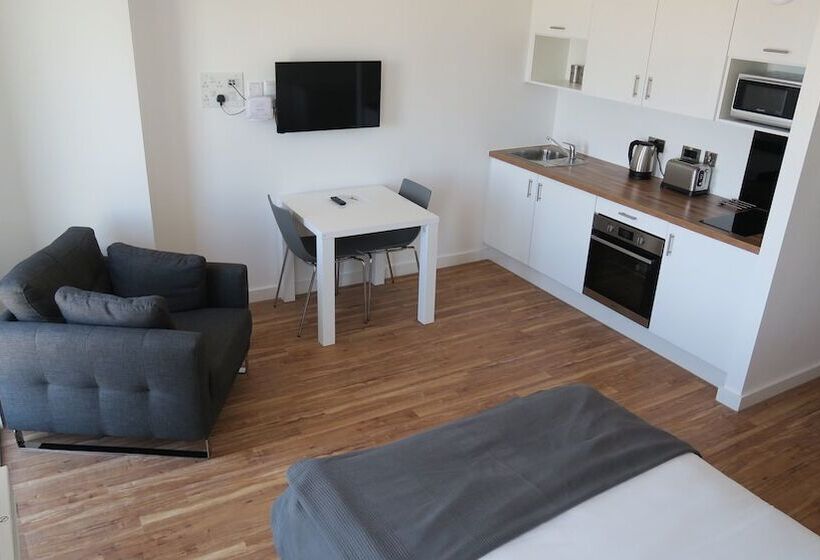 스탠다드 스튜디오, Quay Apartments