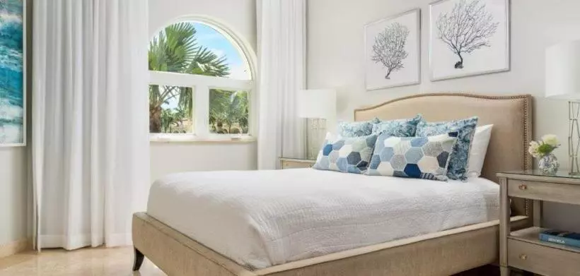 2 Bedrooms Suite Sea View, The Tuscany On Grace Bay