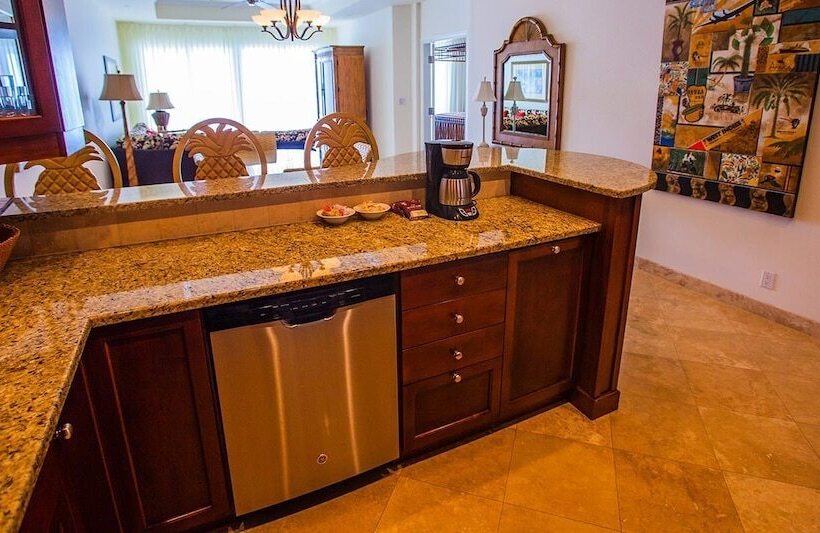 Suite met 3 Slaapkamers, The Tuscany On Grace Bay