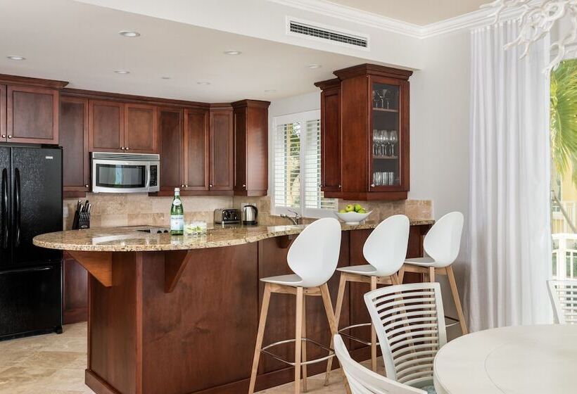 2 Bedrooms Suite Sea View, The Tuscany On Grace Bay