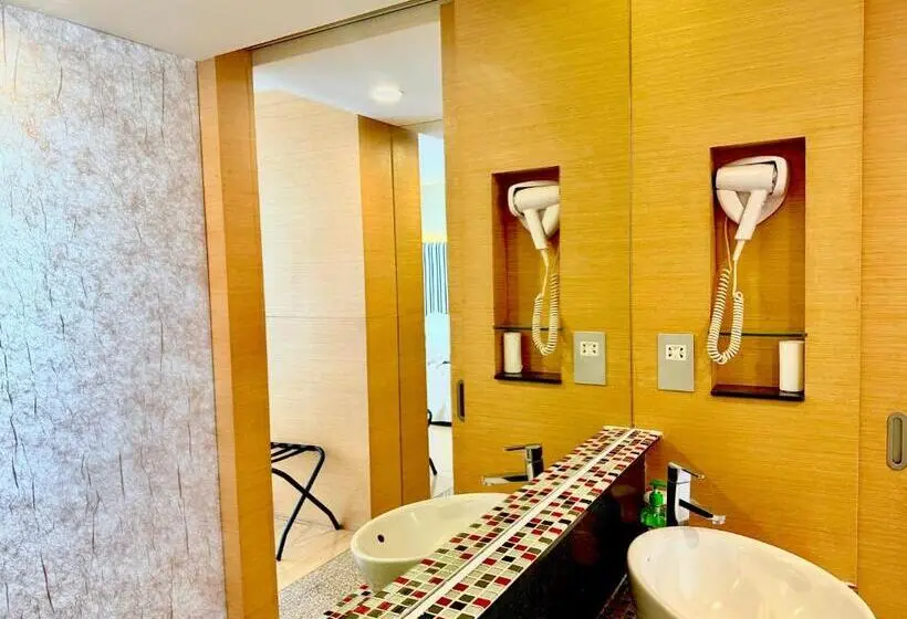 デラックススイート, Empire Hotel Subang