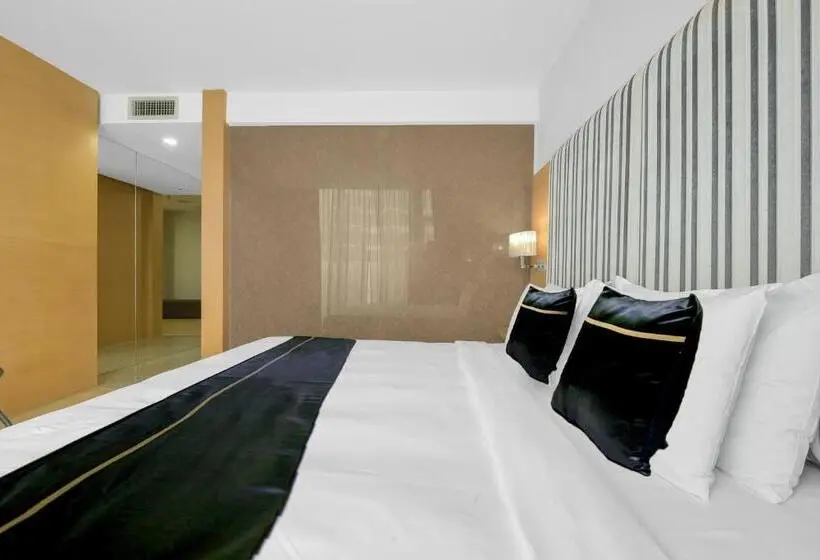デラックススイート, Empire Hotel Subang