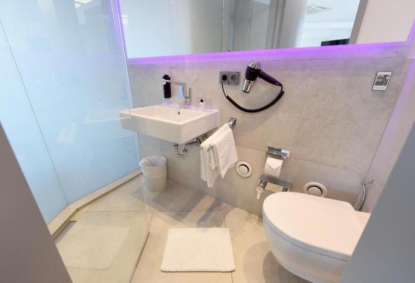 Люкс с Террасой, Koos Hotel&apartments   City Apart