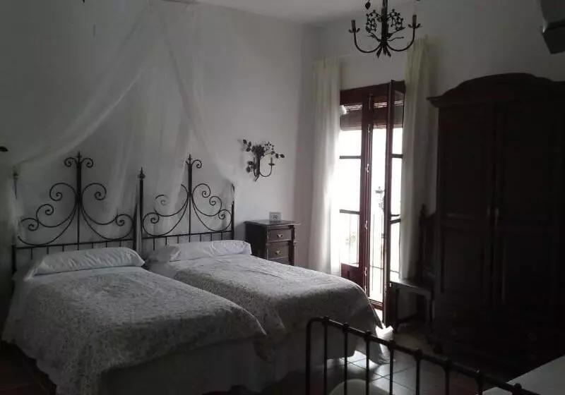 اتاق استاندارد سه نفره, Hacienda Olontigi