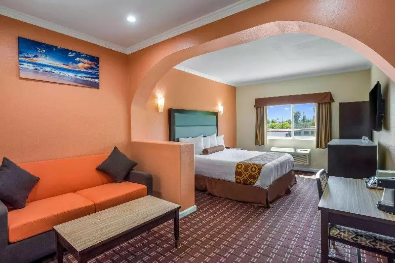 キングサイズベッドのスタンダードルーム, Hampton Inn & Suites Rifle