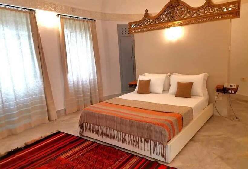اتاق لوکس, Dar El Médina