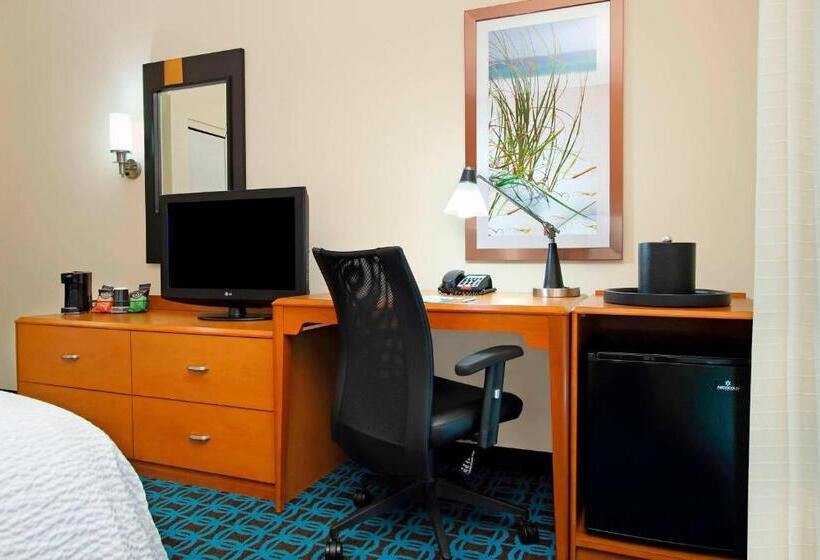 带大床的标准间, Fairfield Inn & Suites Fort Lauderdale Airport & Cruise Port
