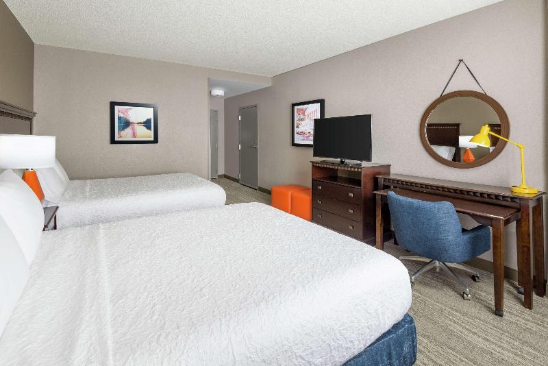 Номер Стандарт, Hampton Inn & Suites National Harbor   Alexandria Area