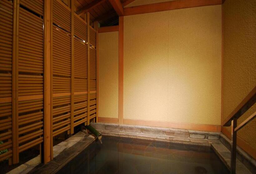 غرفة عائلية, Hanabishi