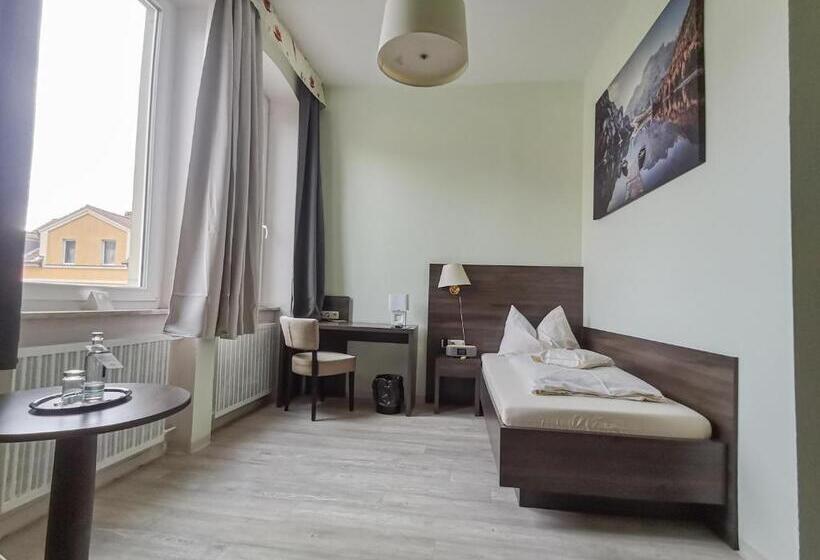 Номер Стандарт Индивидуальный, Kitzinger Hof An Der B8
