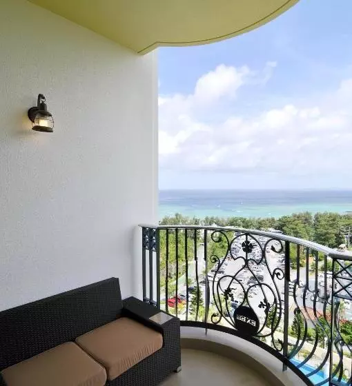 プレミアムトリプルルーム, Okinawa Kariyushi Resort Exes Onna