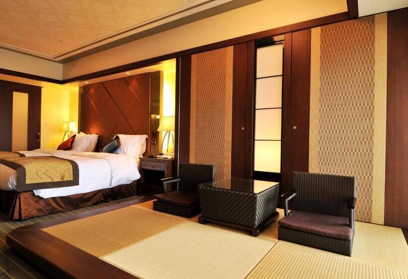 Четырехместный номер Премиум, Okinawa Kariyushi Resort Exes Onna