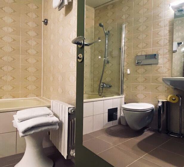 اتاق استاندارد سه نفره, Pension Hotel Mariahilf