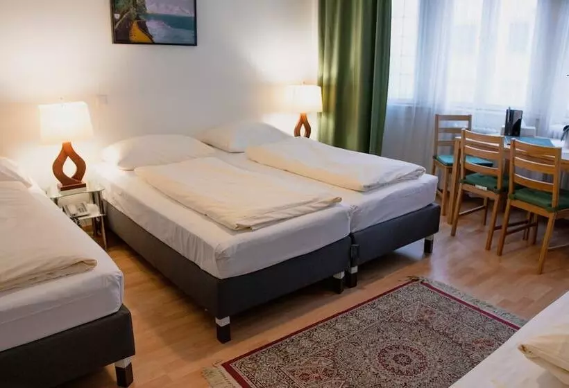 اتاق استاندارد چهار تخته, Pension Hotel Mariahilf
