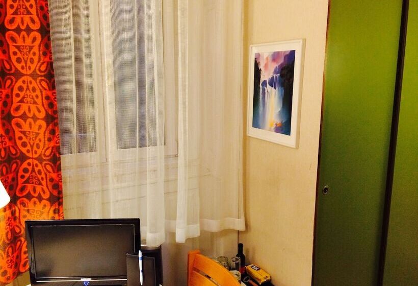 اتاق خانوادگی, Pension Hotel Mariahilf