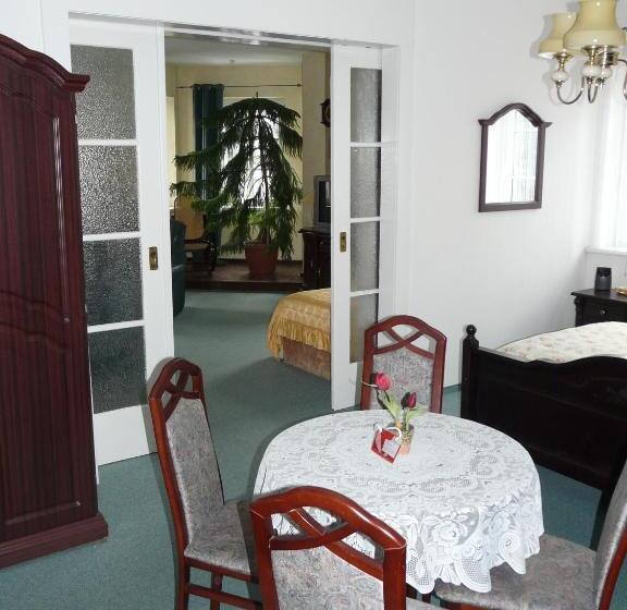 スイート, Pension Wegerich