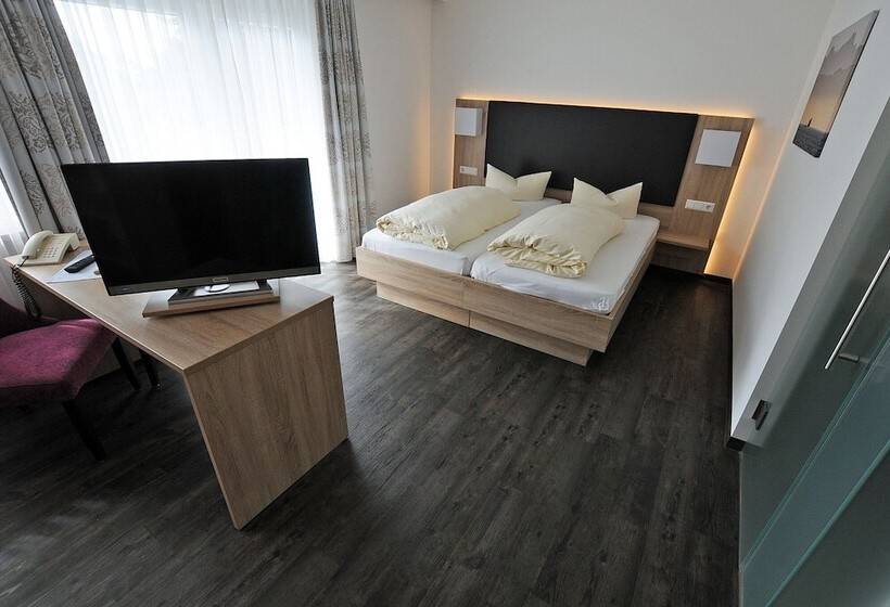 Quarto Familiar, Ritter