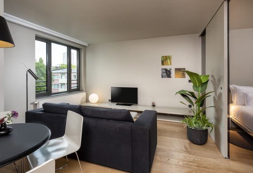 استودیوی استاندارد, Sana Berlin