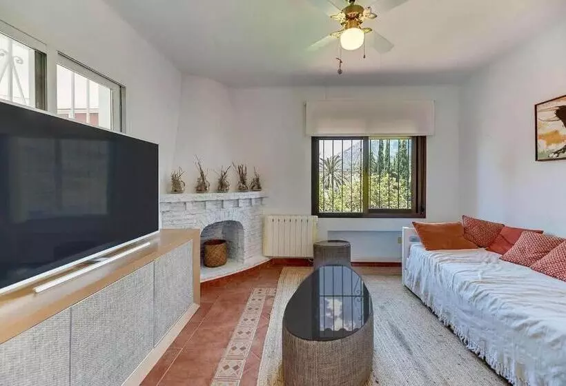 Standard Neljän Hengen Huone, Villa Tiphareth