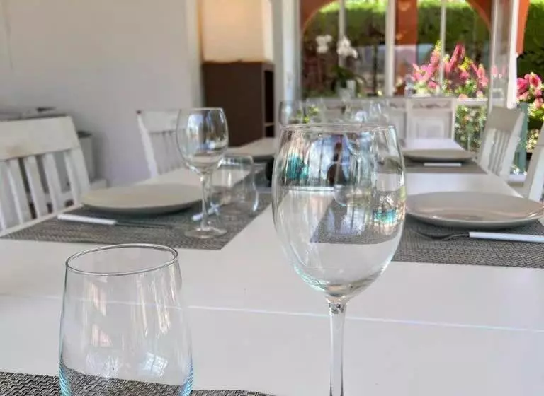 Standard Neljän Hengen Huone, Villa Tiphareth