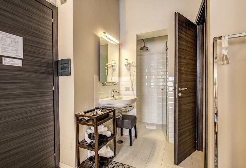 חדר אקונומי, Trevi Beau Boutique