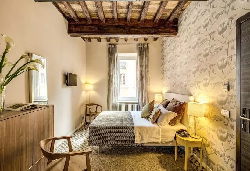 اتاق اکونومی, Trevi Beau Boutique