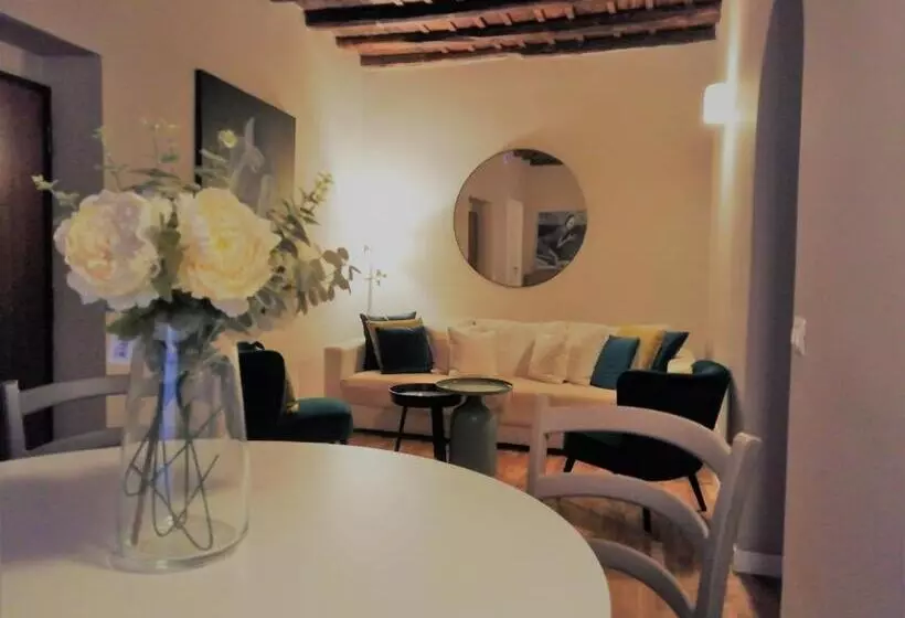 سوئیت 2 خوابه, Trevi Beau Boutique