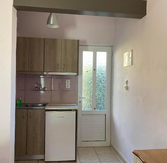 غرفة قياسية مطلّة علي البحر, Girogiali Beach Hotel   Adults Only