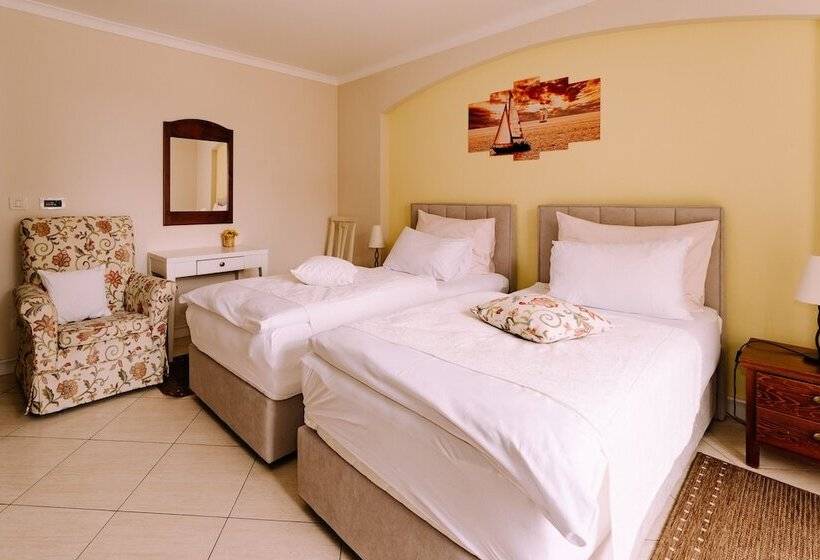 可看到停车场的标准间, Abalone