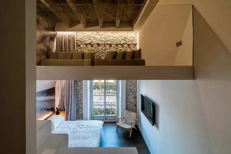سوییت جونیور, Aire Hotel & Ancient Baths