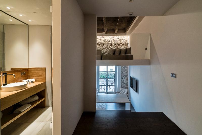 جناح جونيور, Aire Hotel & Ancient Baths