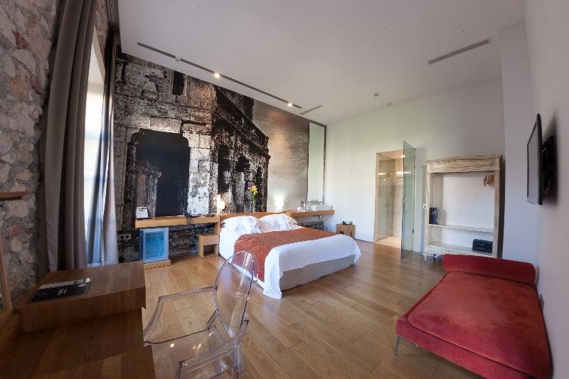 جناح جونيور, Aire Hotel & Ancient Baths