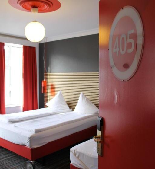 חדר סטנדרט לשלושה עם חדר אמבטיה משוף, Annex Copenhagen