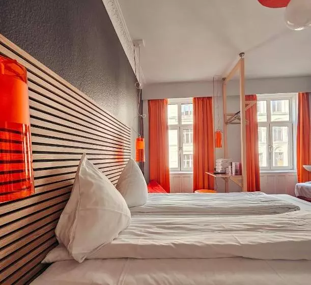 اتاق استاندارد سه تخته با سرویس بهداشتی مشترک, Annex Copenhagen