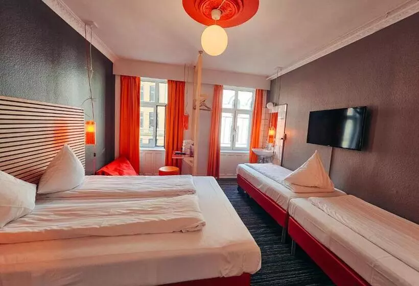اتاق استاندارد چهارنفره با سرویس بهداشتی مشترک, Annex Copenhagen