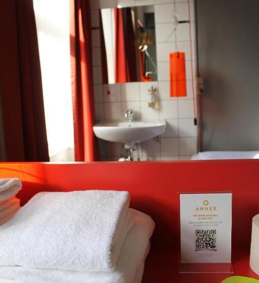 חדר סטנדרטי לארבעה עם חדר אמבטיה משותף, Annex Copenhagen