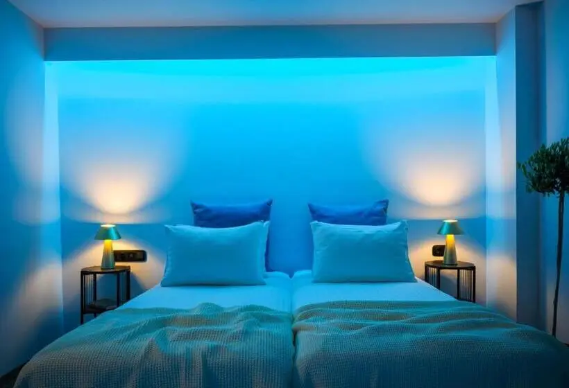 コンフォートルーム, Civitel Attik Rooms & Suites