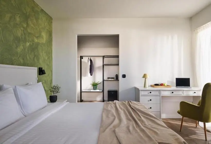 プレミアムルーム, Civitel Attik Rooms & Suites